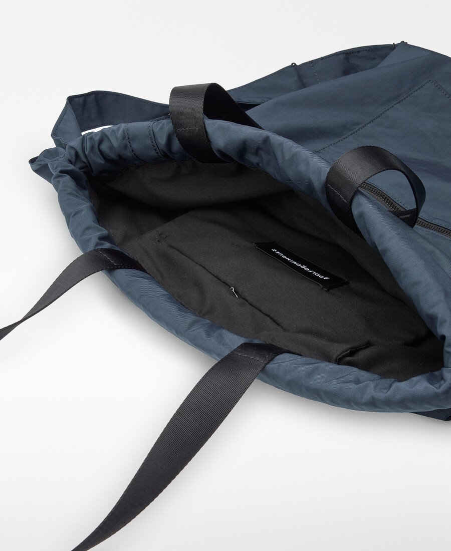 mochila con cordón para hombre
