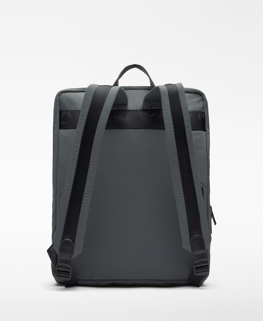 mochila compacta de nailon para hombre
