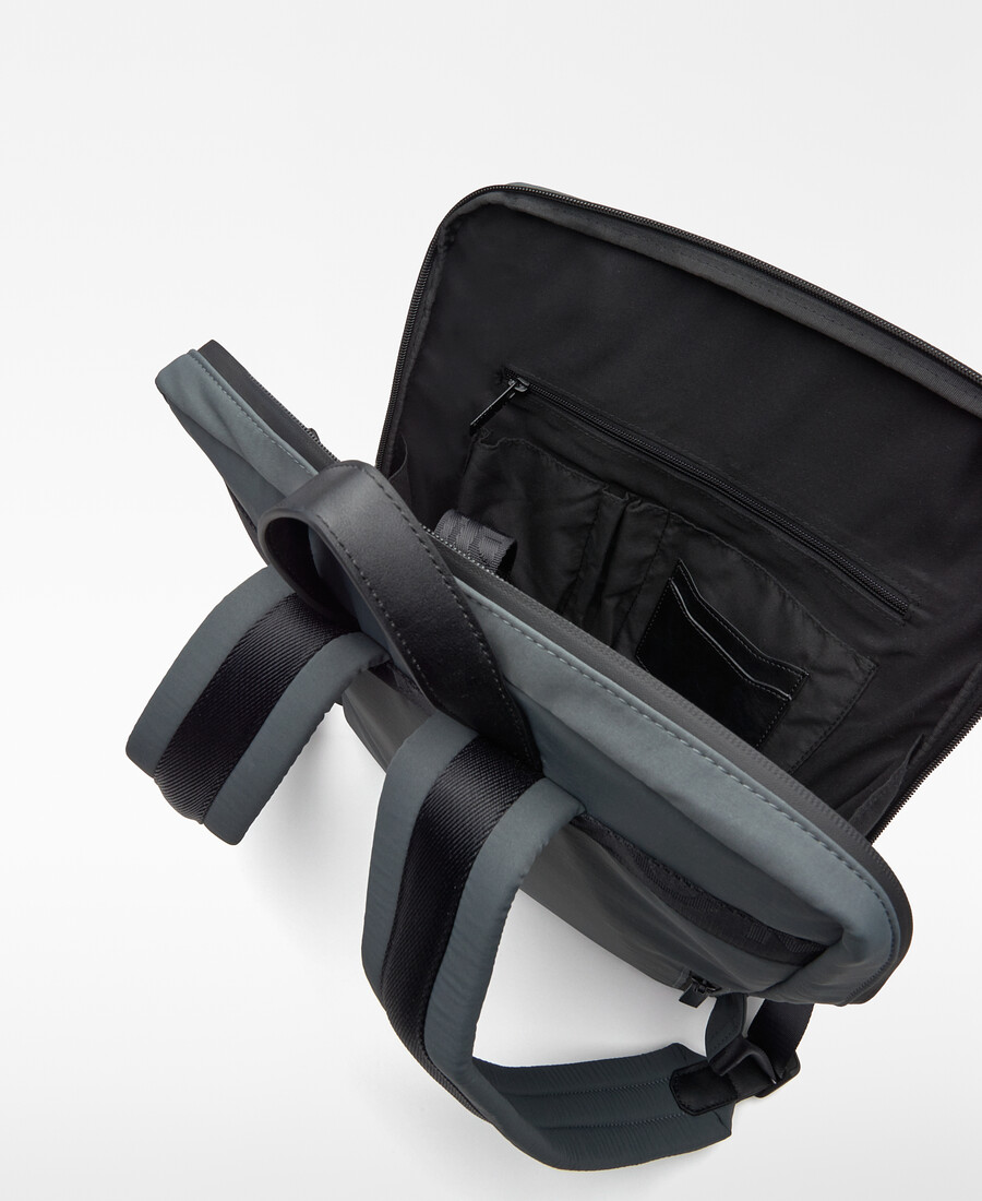 mochila compacta de nailon para hombre