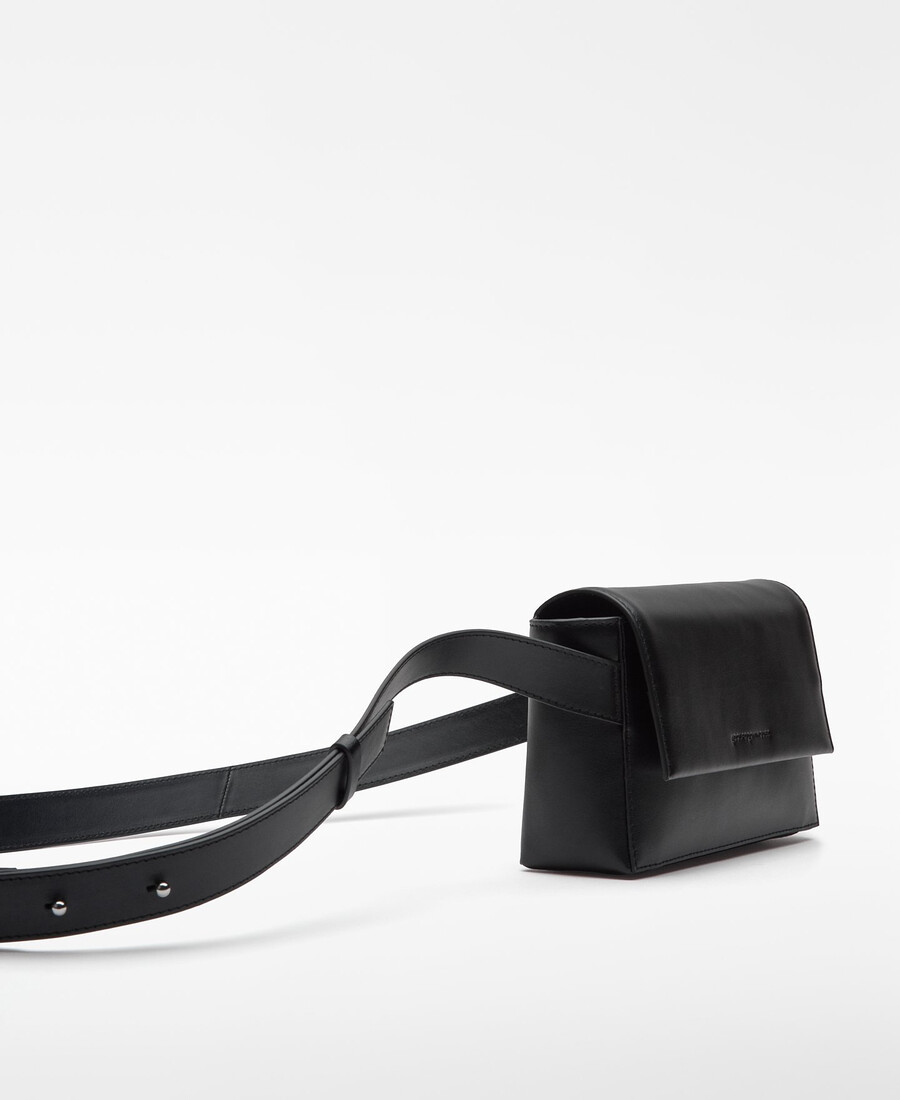 bolso bandolera de piel con forma de caja para hombre