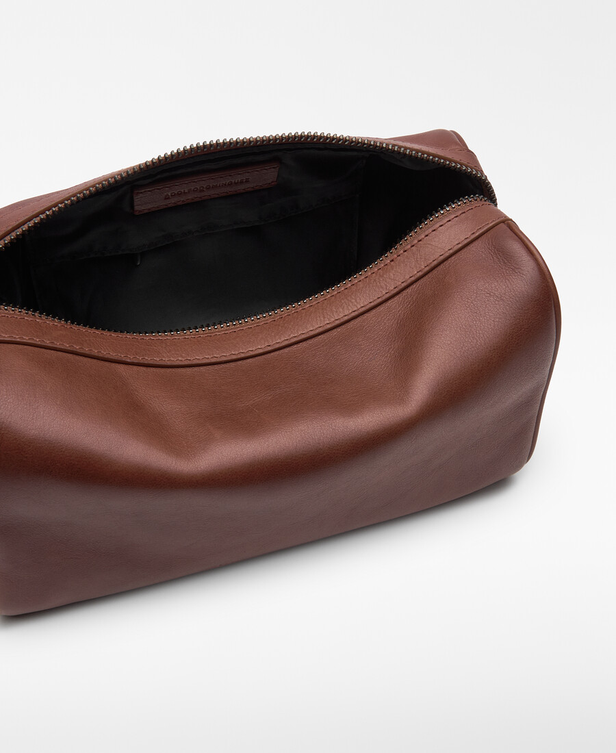neceser rectangular de piel para hombre