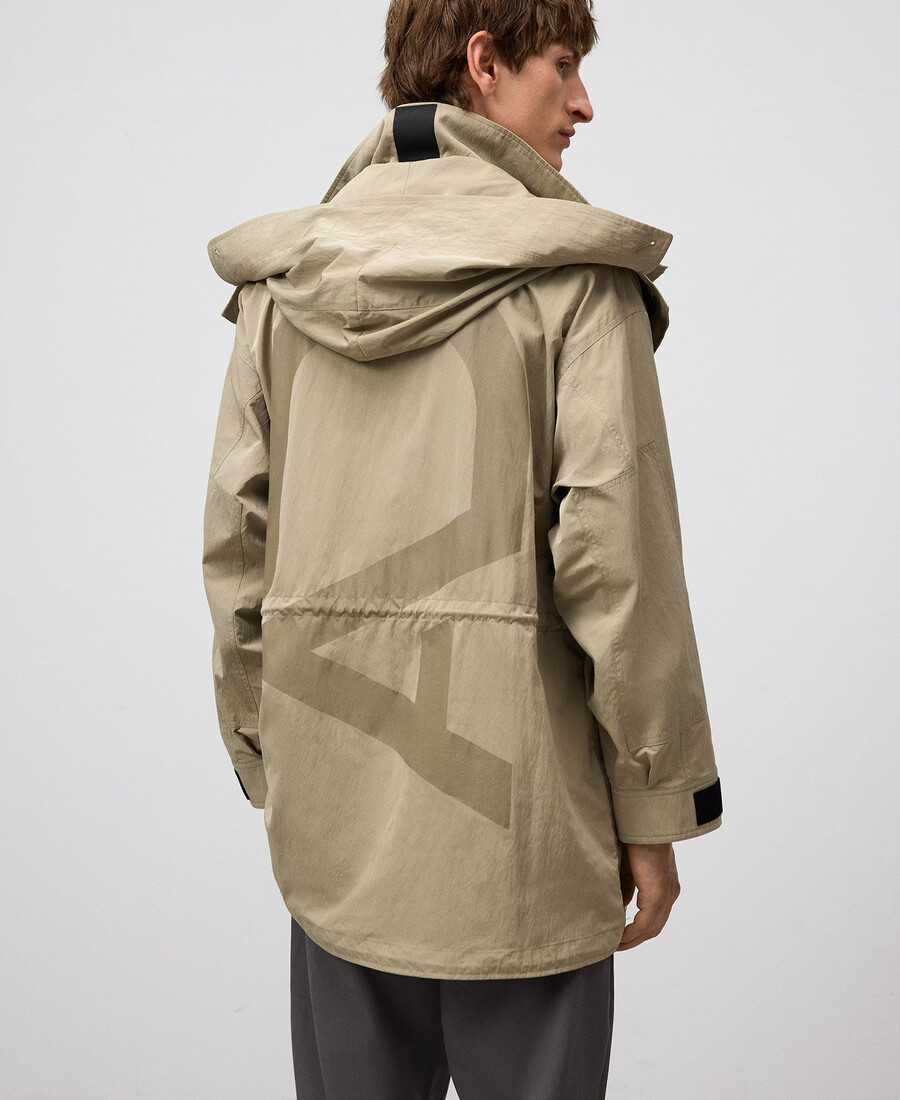parka técnica corta hombre