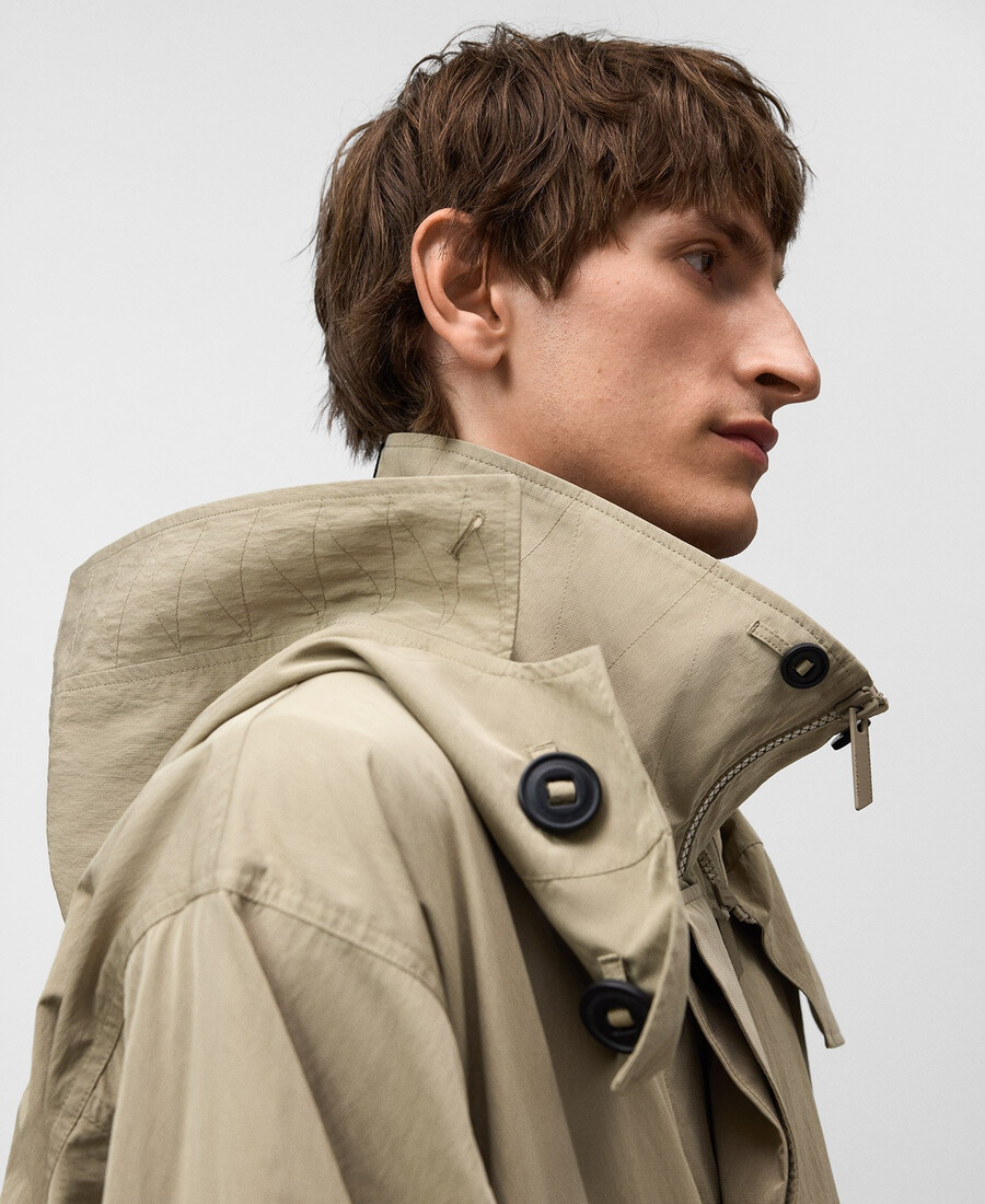 parka técnica corta hombre
