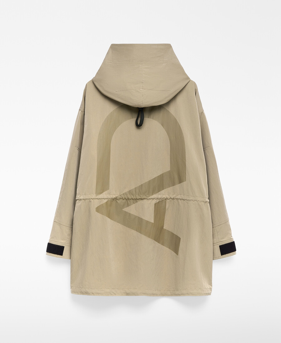 parka técnica corta hombre