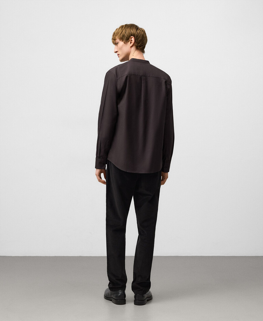 camisa de cuello mandarín de corte regular para hombre