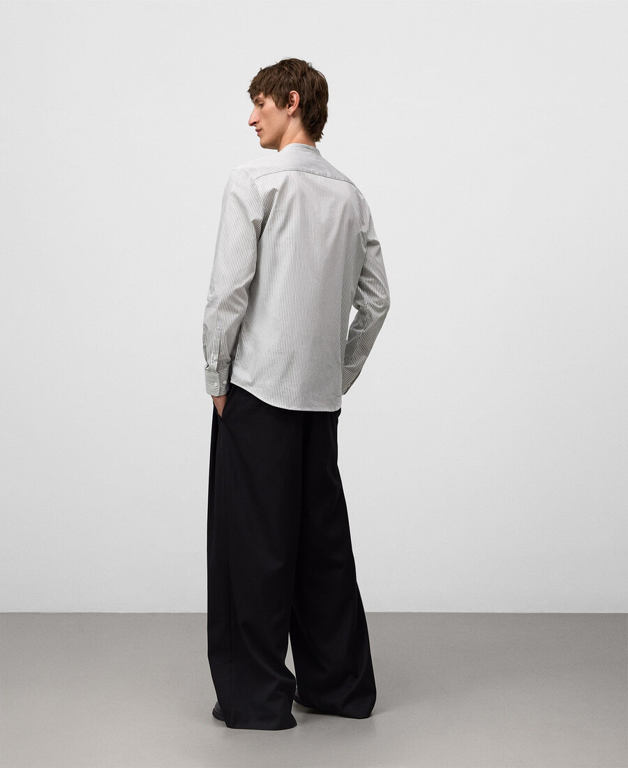 camisa de rayas verdes con cuello mandarín para hombre
