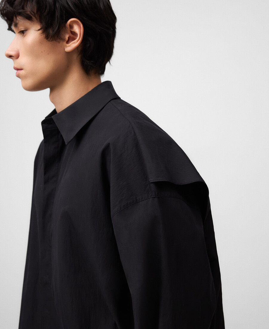 camisa oversize con panel trasero para hombre