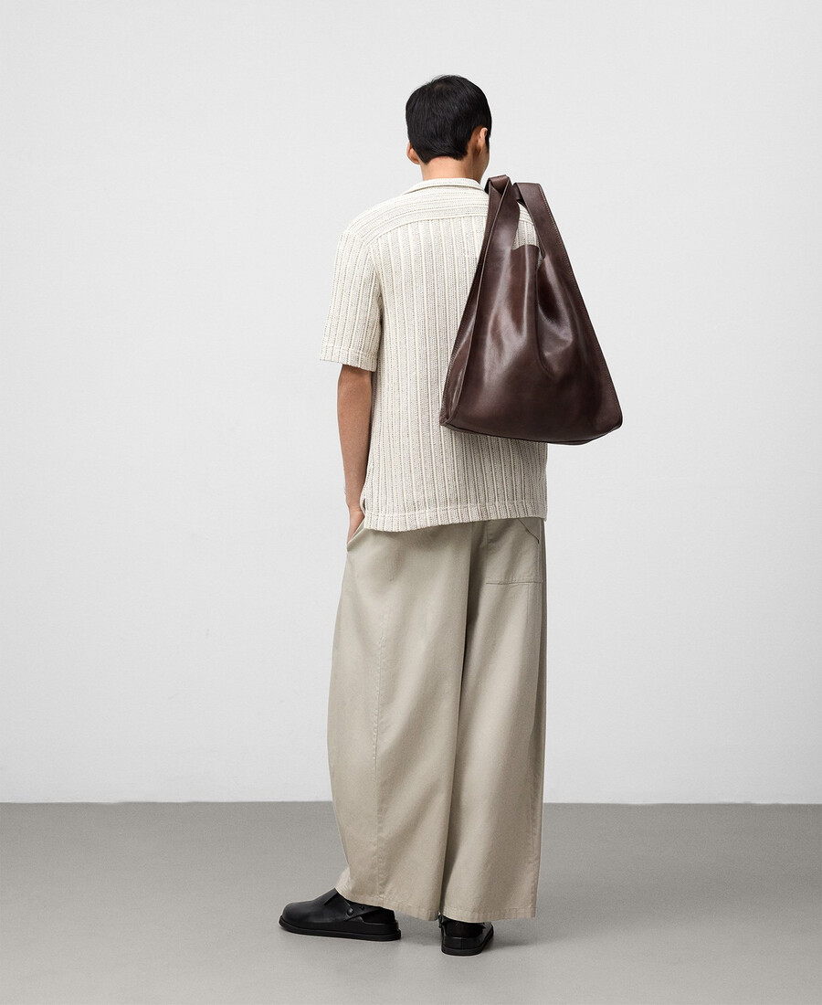 camisa estructurada con cuello bowling para hombre