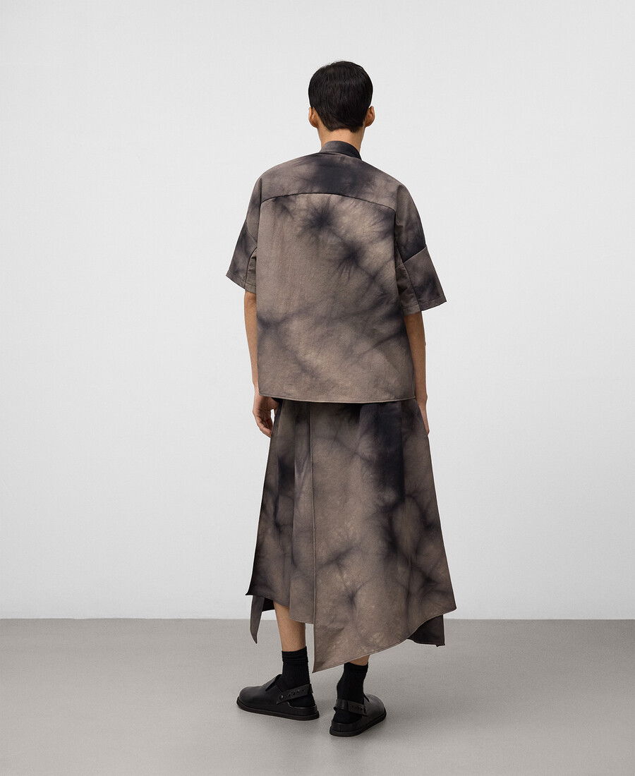 camisa tie dye con chal para hombre