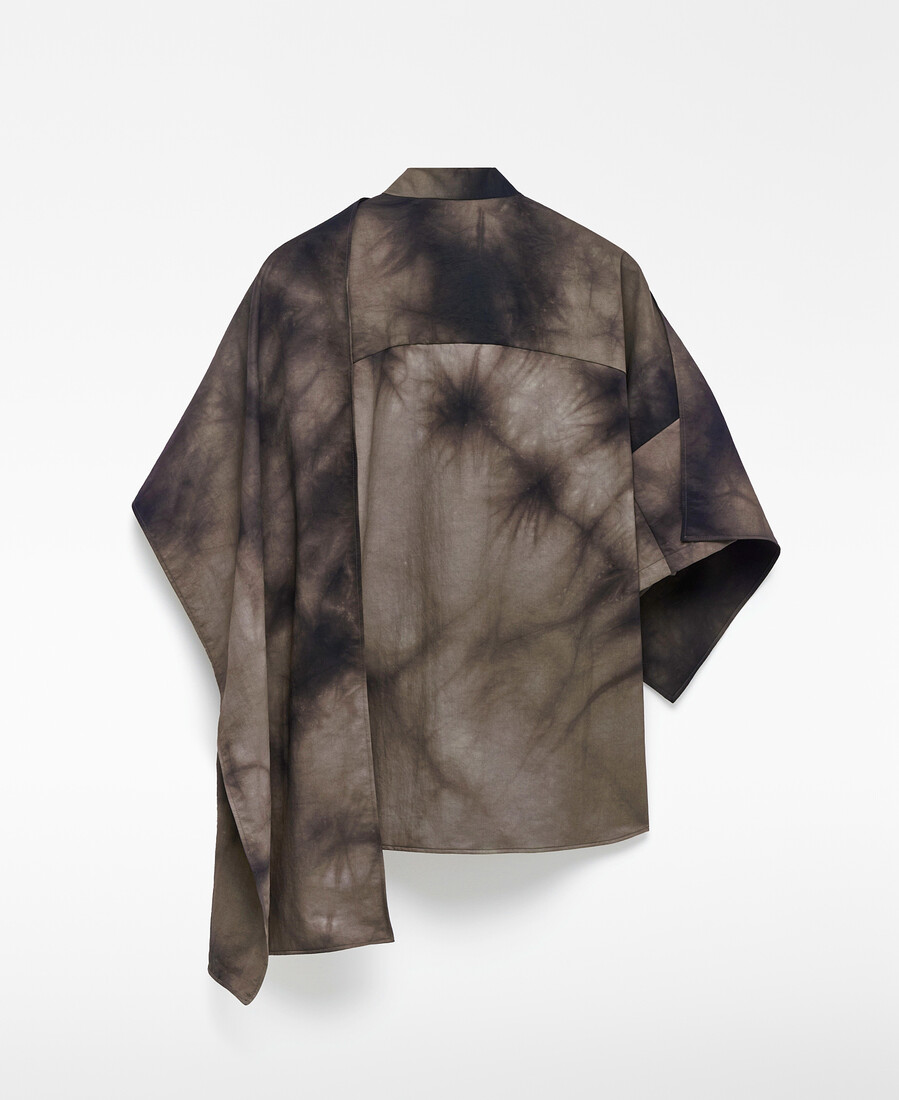 camisa tie dye con chal para hombre
