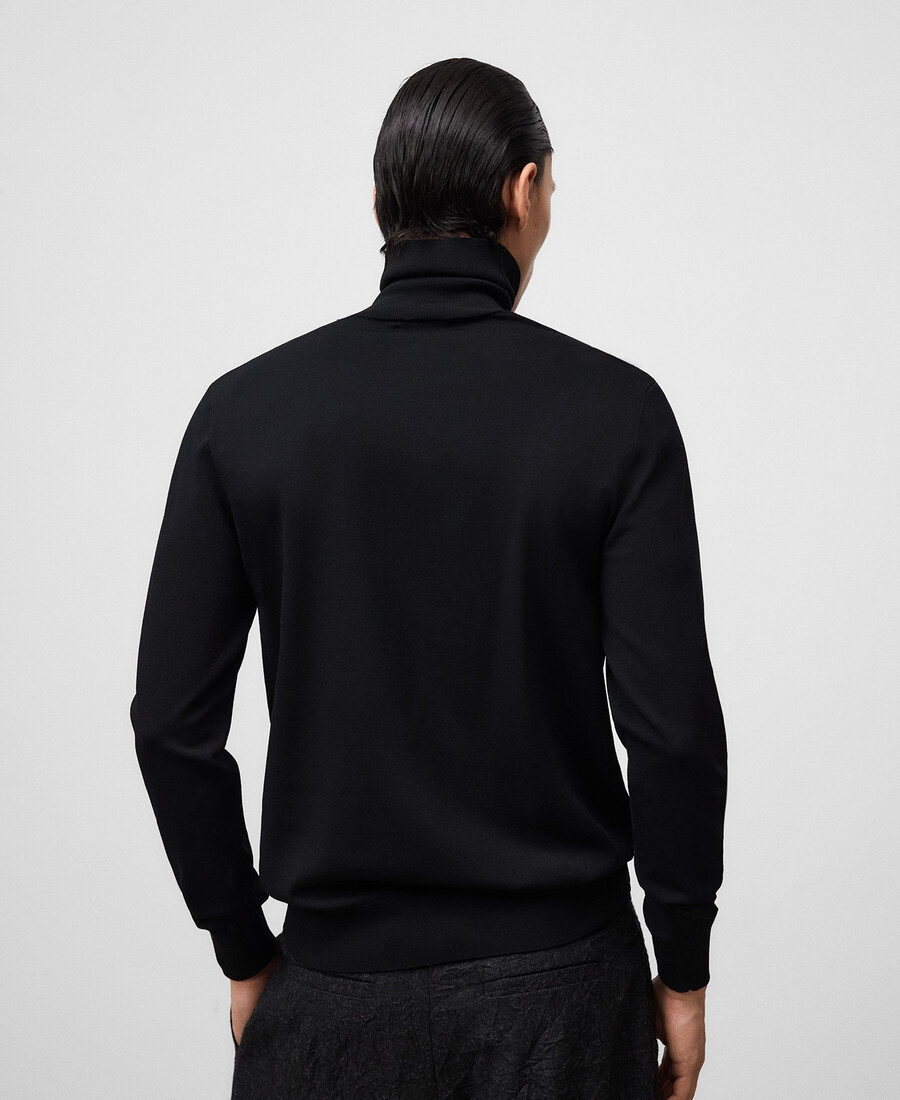suéter de cuello alto de corte entallado para hombre