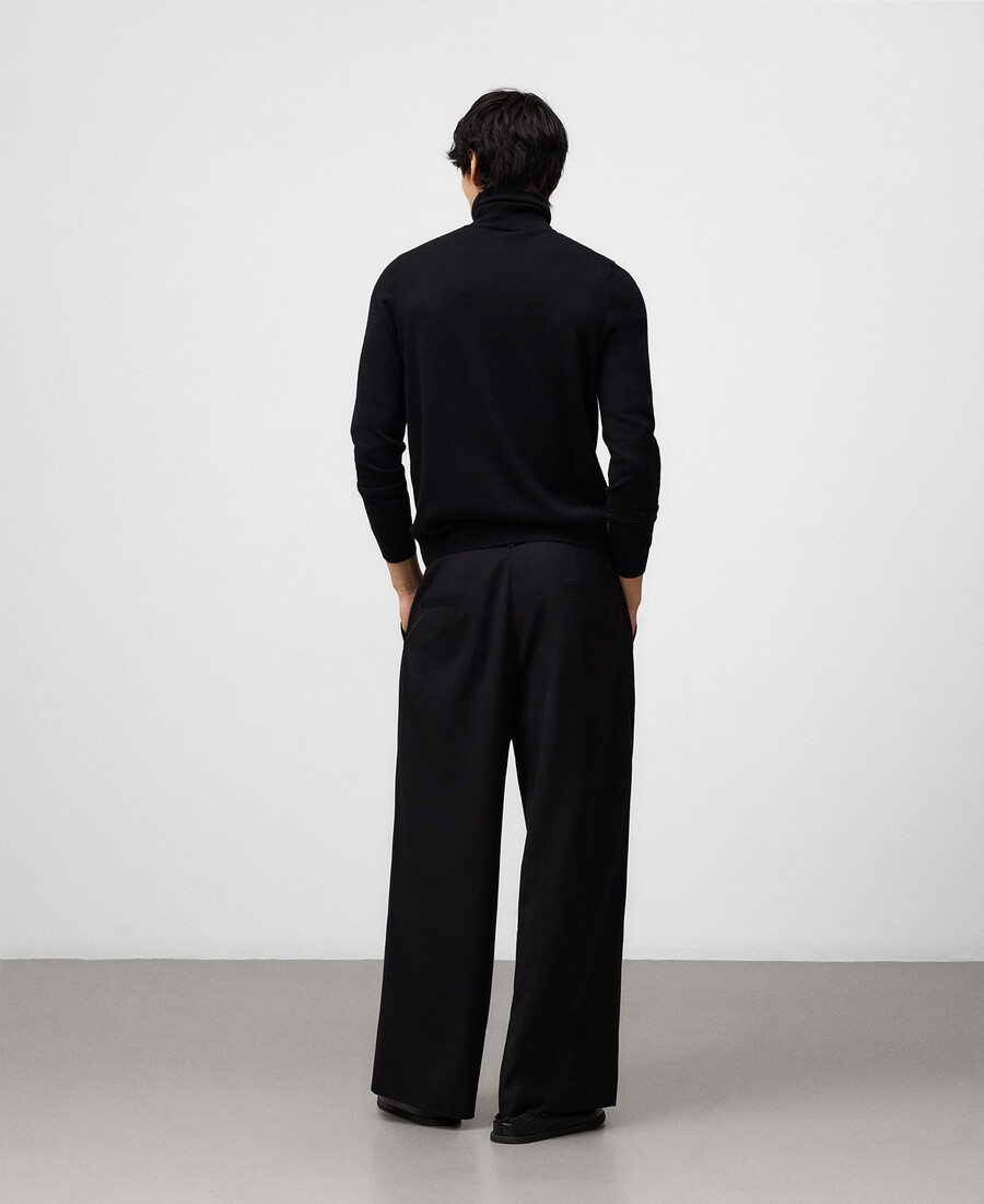 suéter de cuello alto de lana merino para hombre