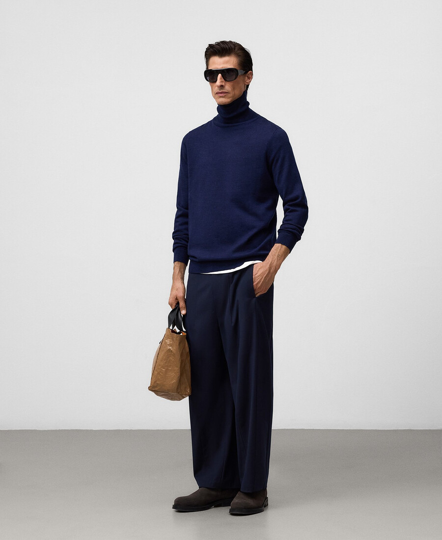 suéter de cuello alto de lana merino para hombre