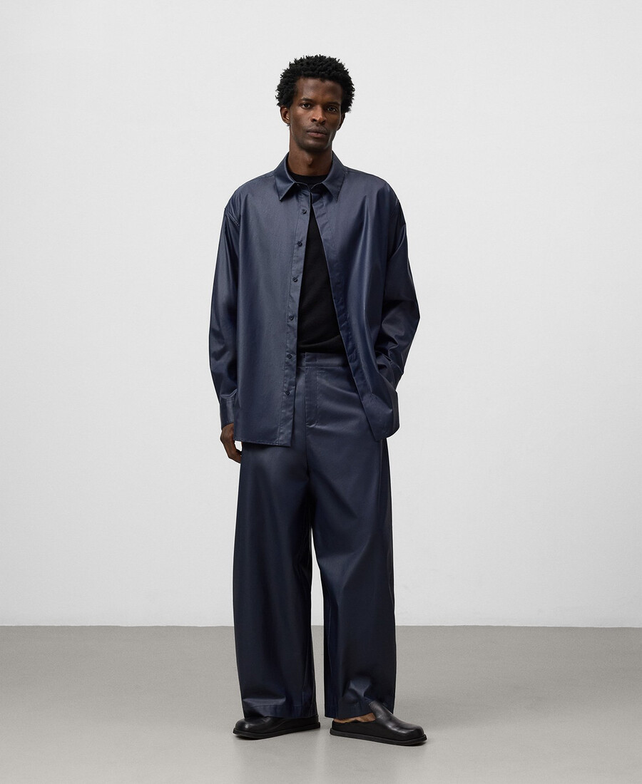 pantalón azul marino de corte barril para hombre