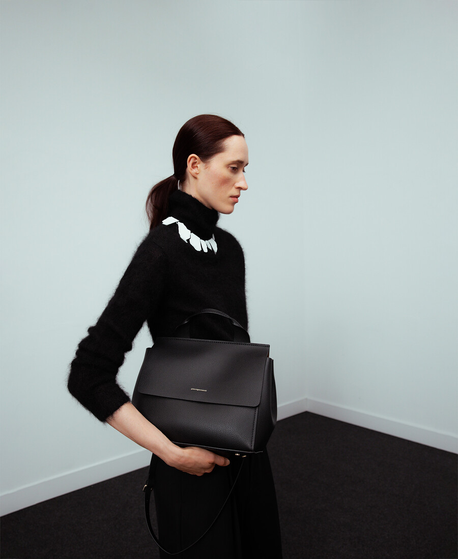 bolso con solapa de mica para mujer
