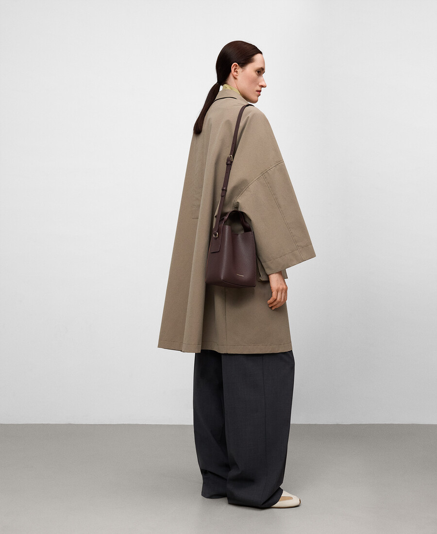 bolso cubo de mica para mujer