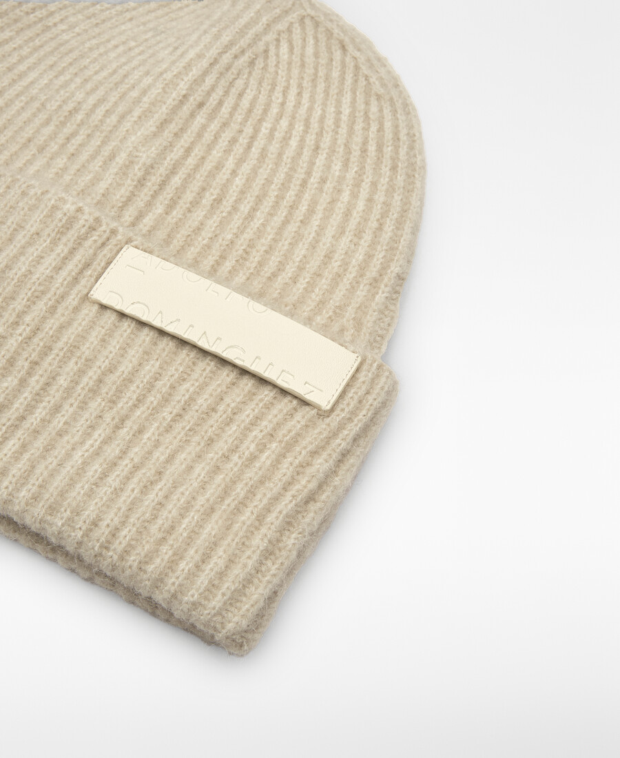 gorro de punto acanalado para mujer