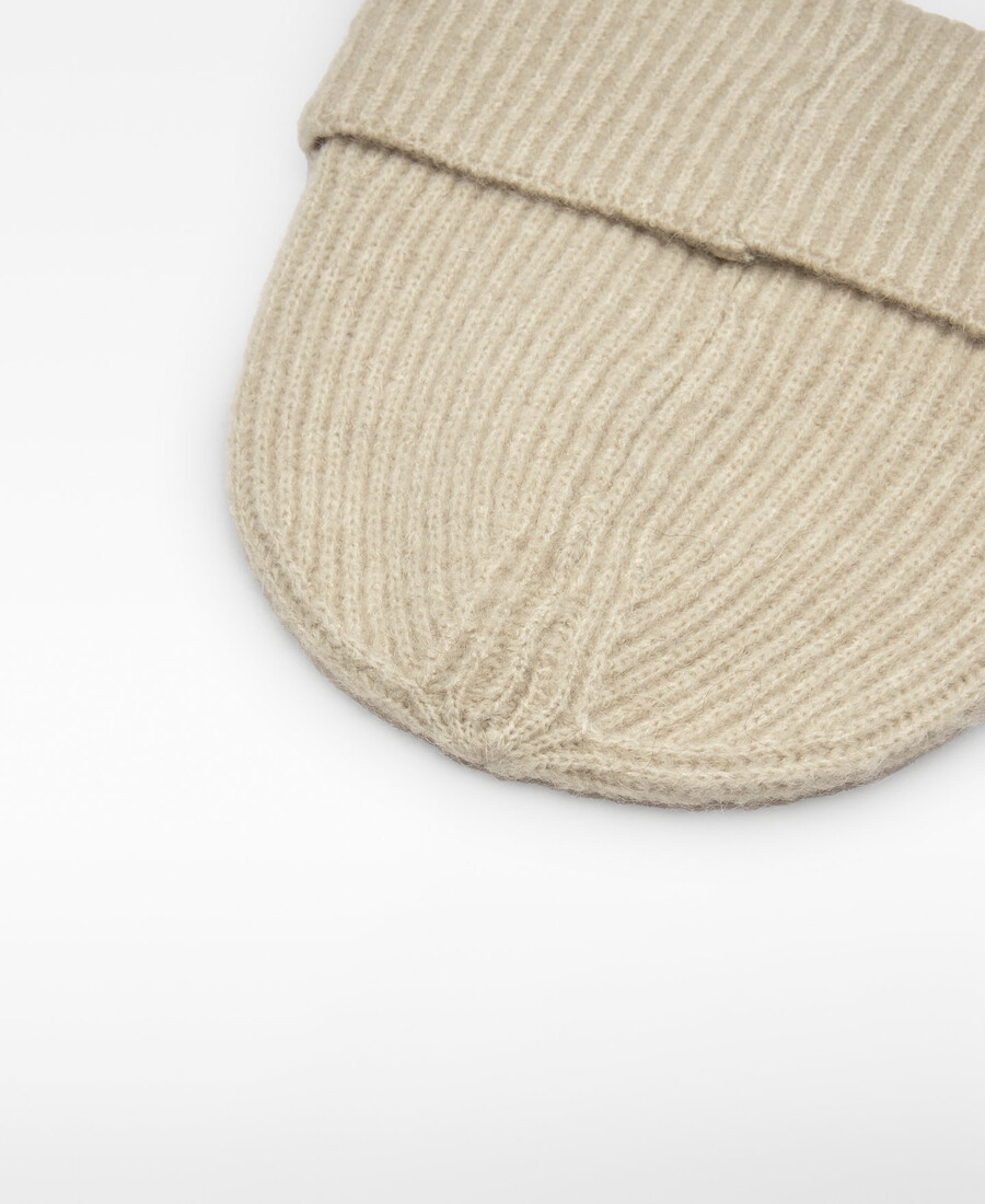 gorro de punto acanalado para mujer