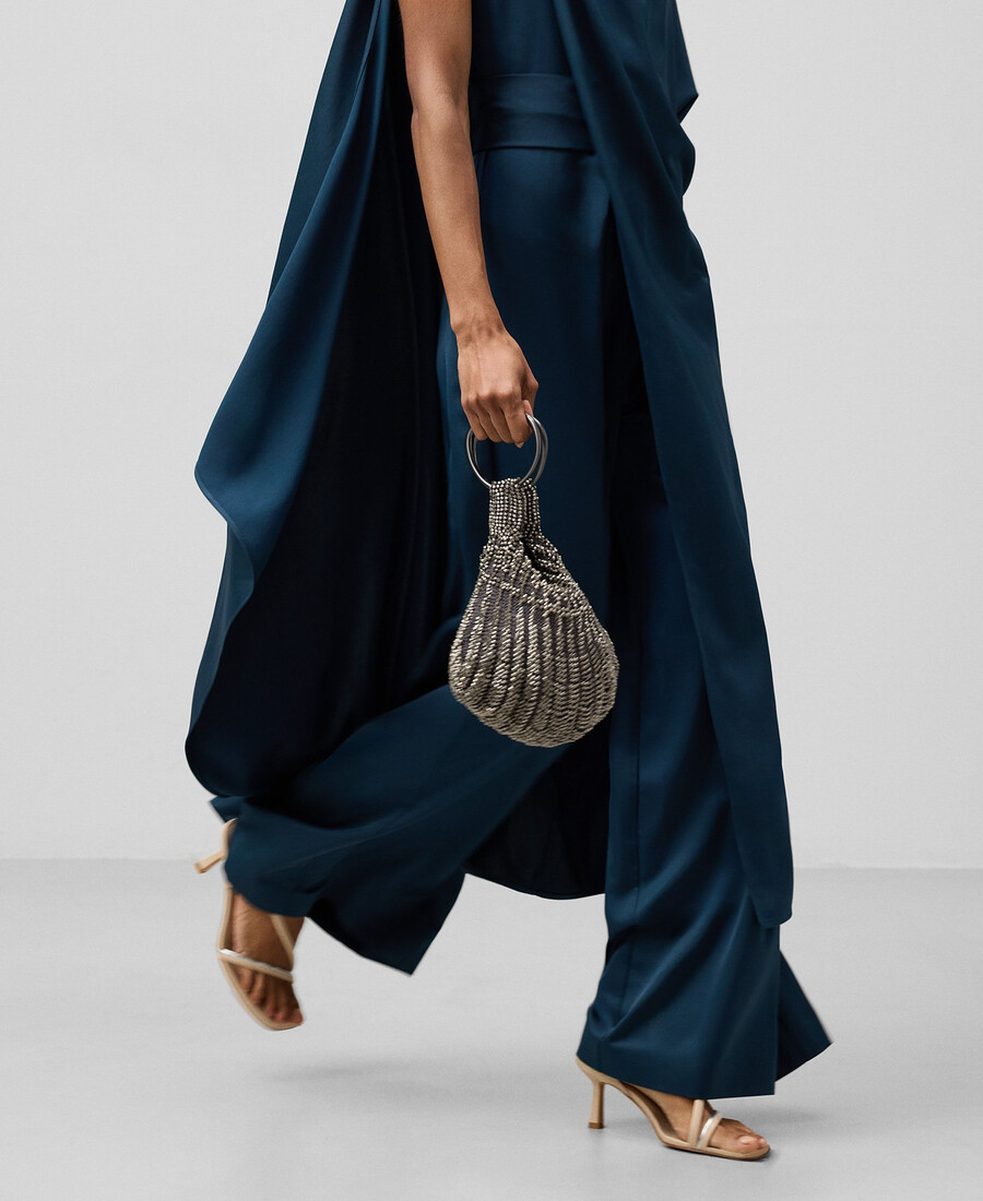 mono largo asimétrico con capa para mujer