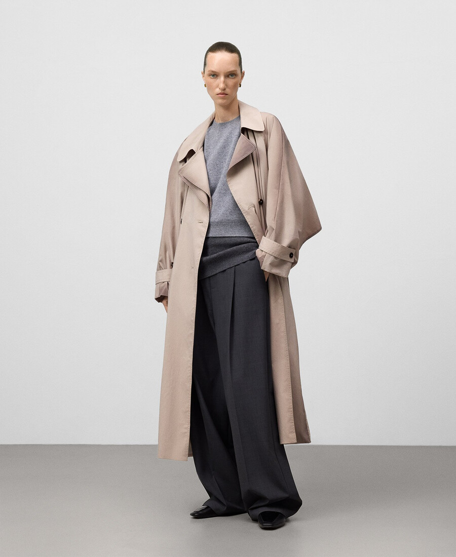 gabardina de mujer con efecto envejecido