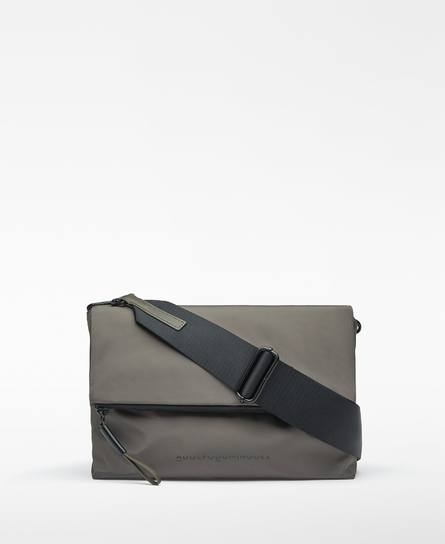 bolso bandolera mediano con solapa de nailon para mujer