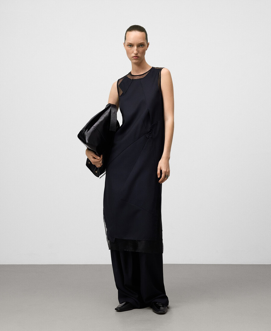 vestido de mujer con tejido arrugado en contraste