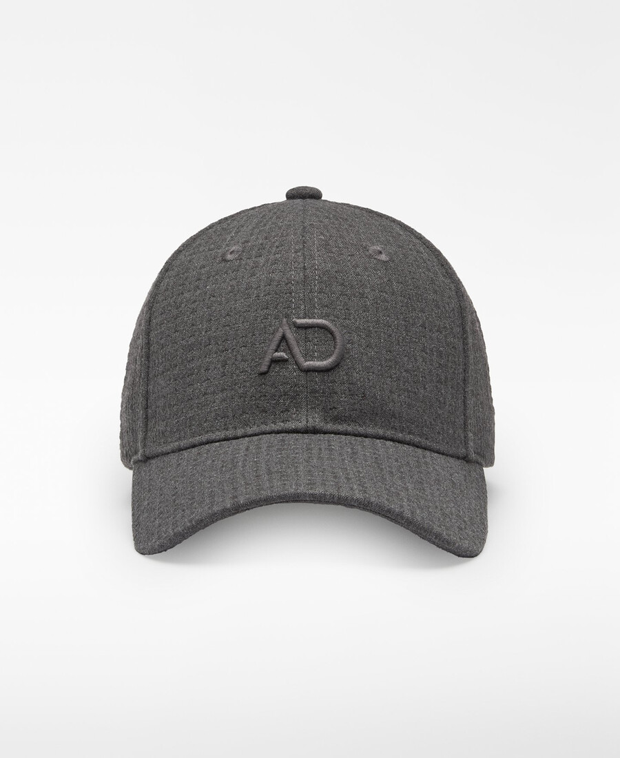 gorra con logo bordado para mujer