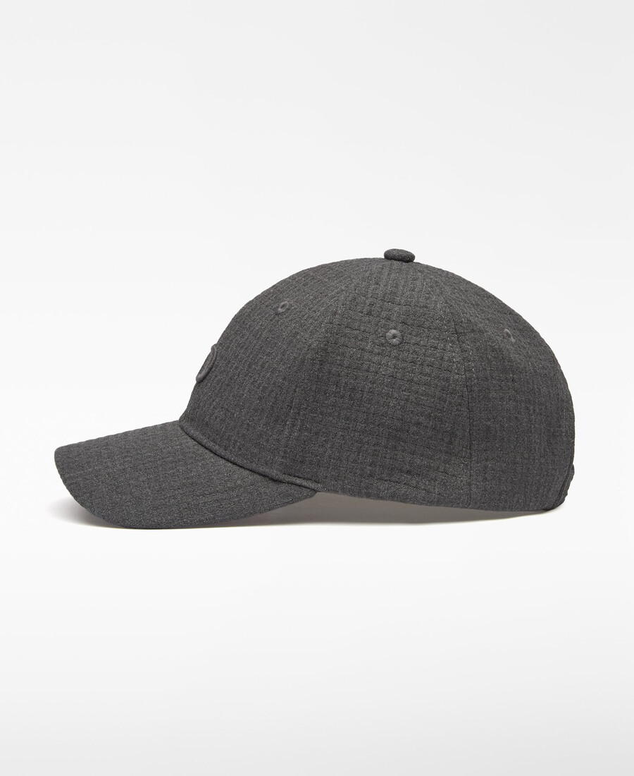 gorra con logo bordado para mujer