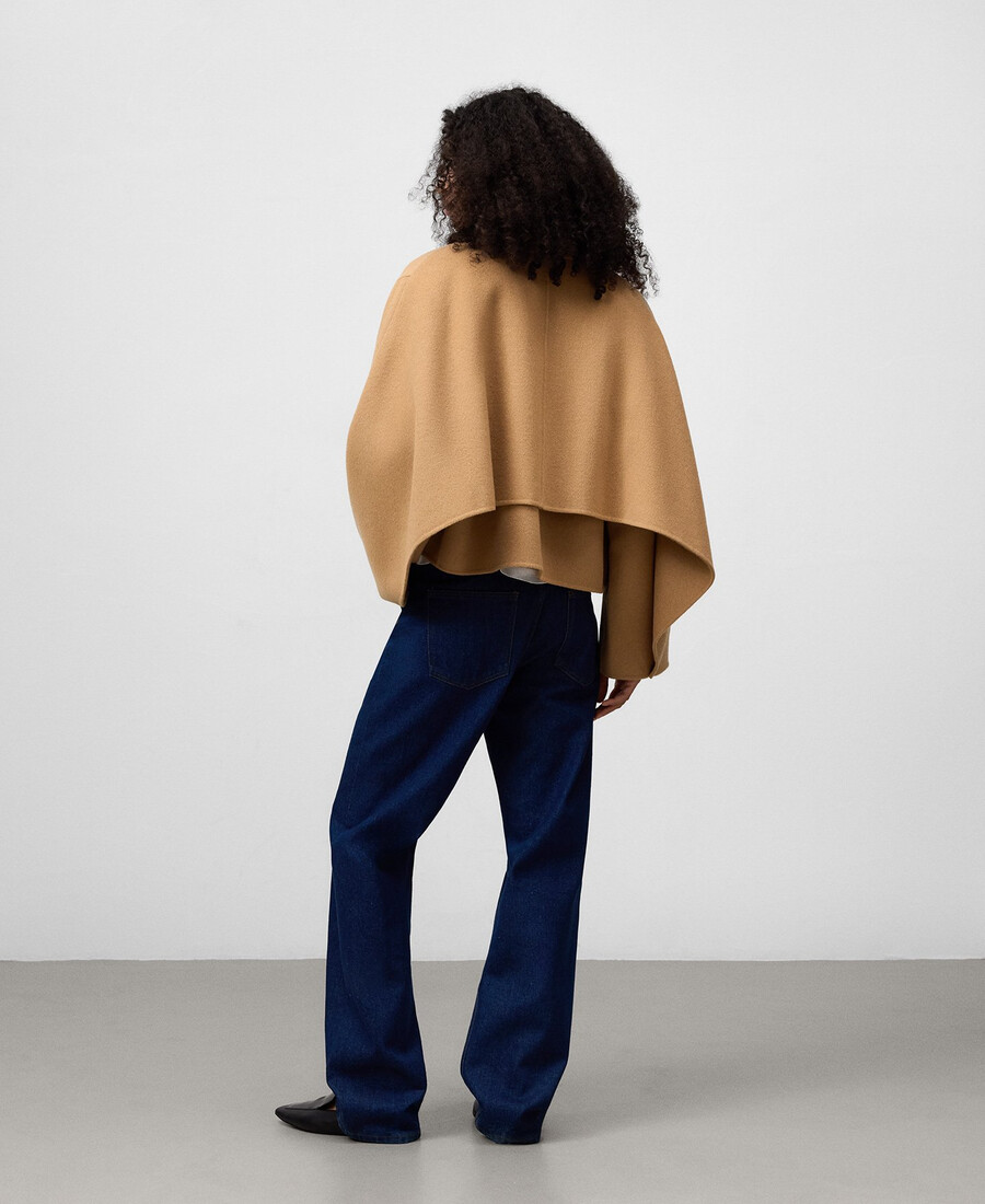 chaqueta corta con capa trasera mujer