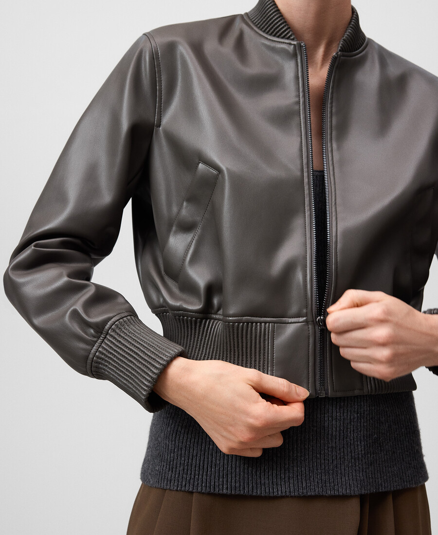 chaqueta bomber de piel y no piel para mujer