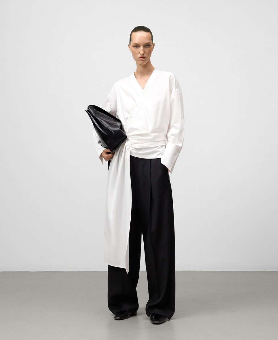 camisa cruzada con godet lateral mujer