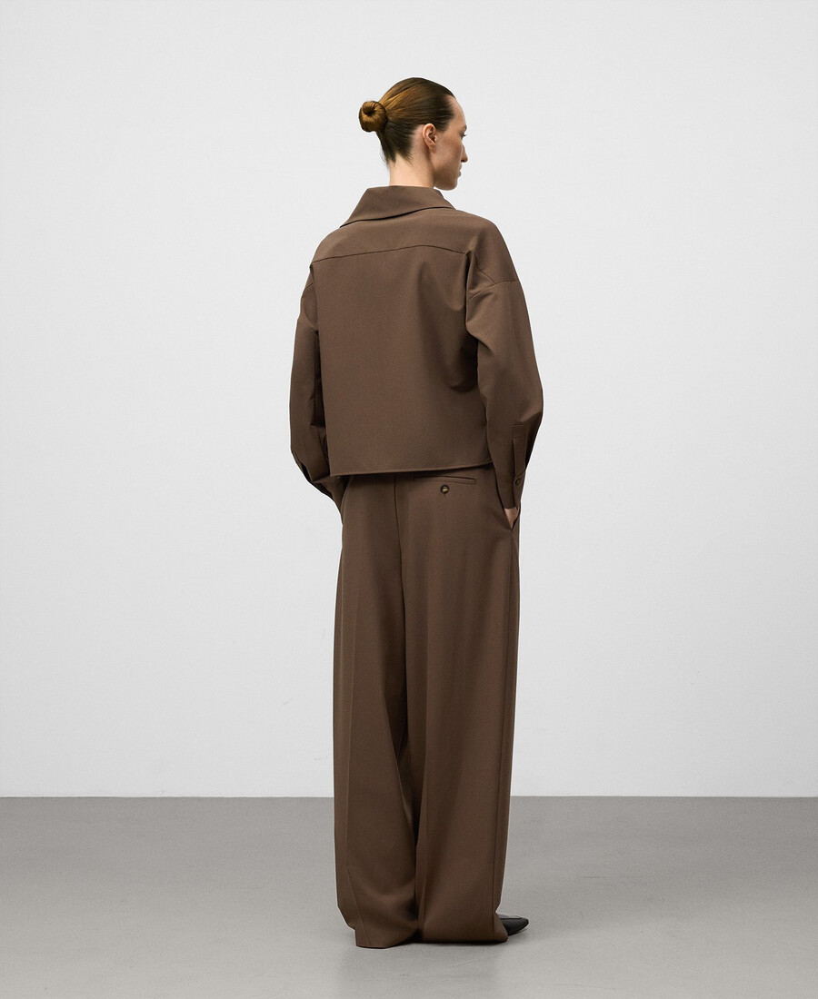 camisa de mujer con cuello de solapa asimétrico