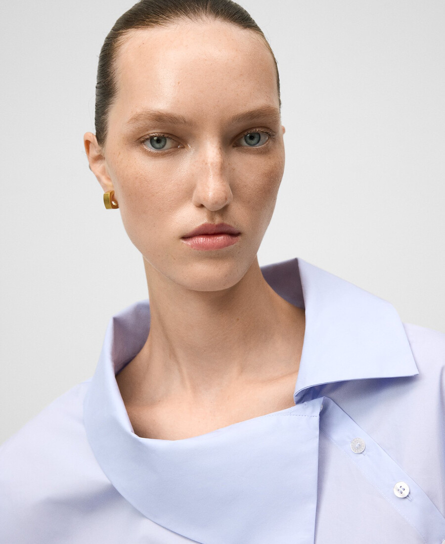 camisa de mujer con cuello de solapa asimétrico