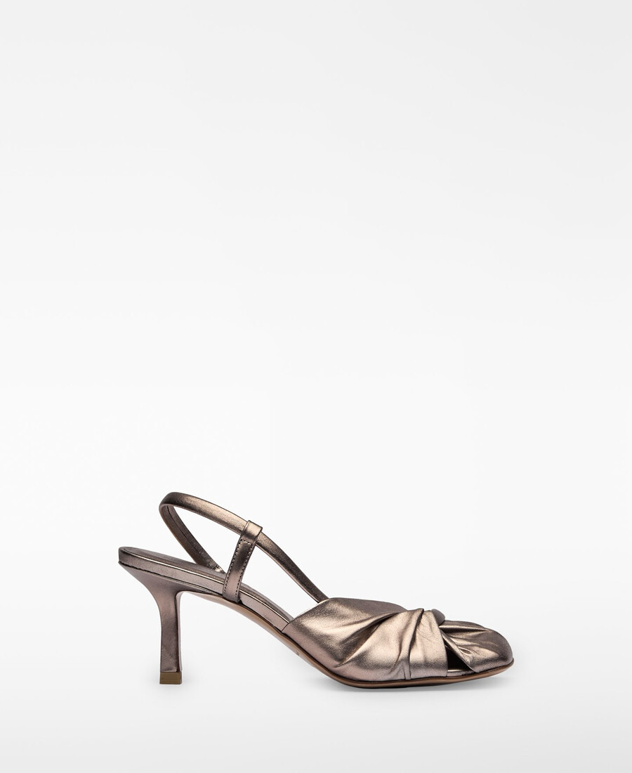 zapato de tacón mujer de piel fruncida
