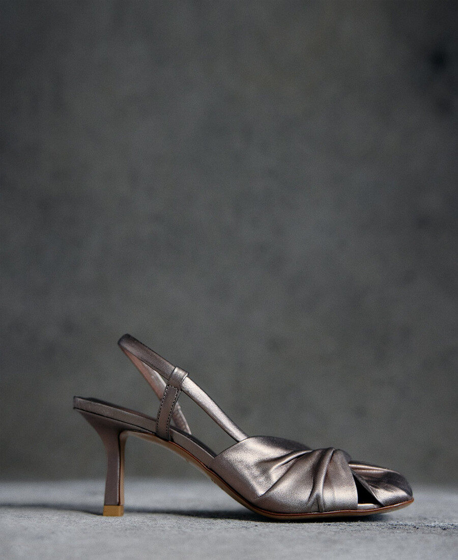 zapato de tacón mujer de piel fruncida