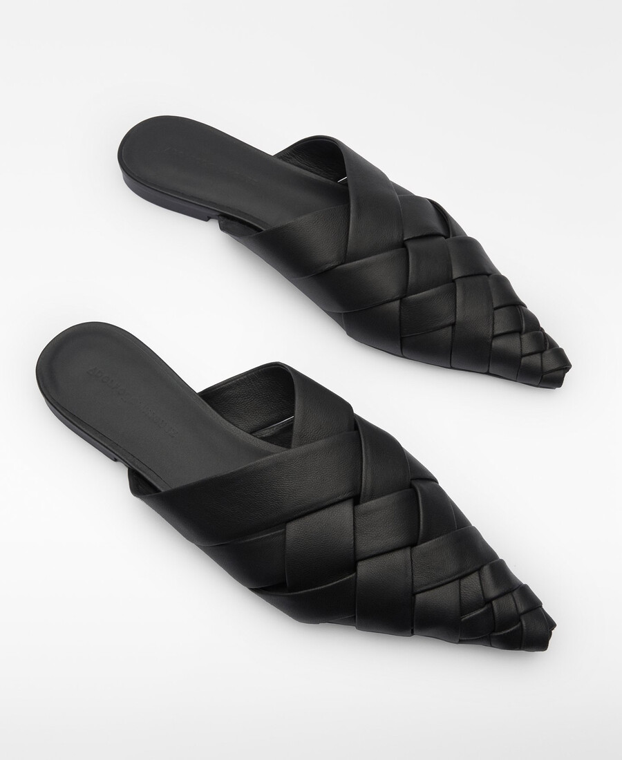 mule de piel trenzada para mujer