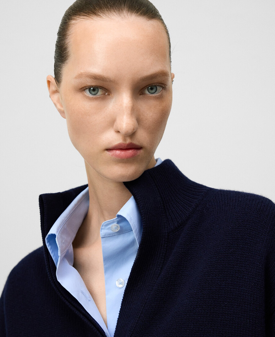 suéter de cuello alto de lana merino para mujer