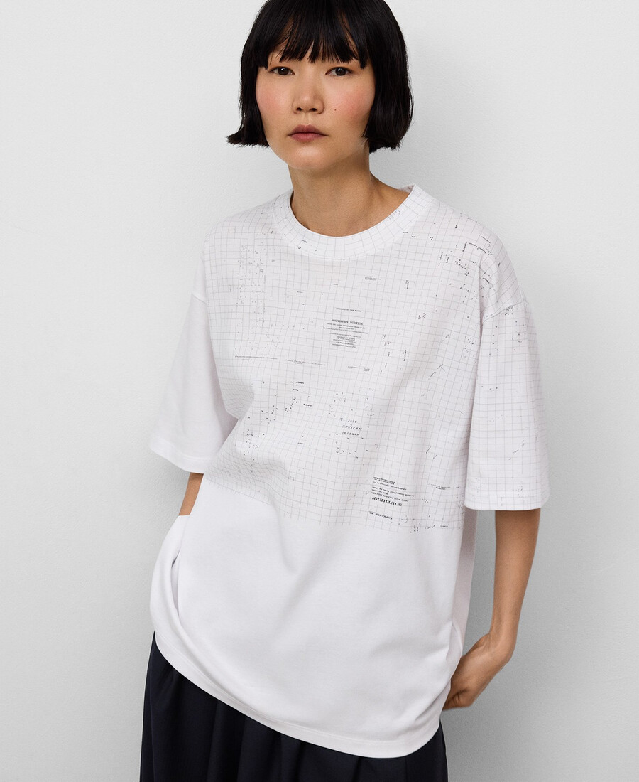 camiseta de algodón orgánico con estampado de mapas para mujer