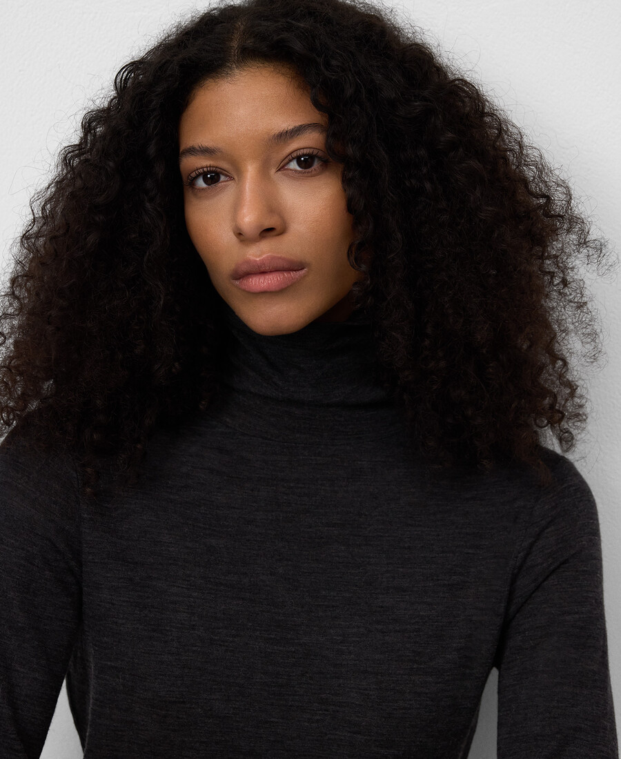 camiseta de cuello alto de lana merino para mujer