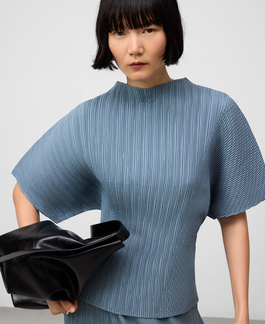 top arrugado con cuello perkins para mujer