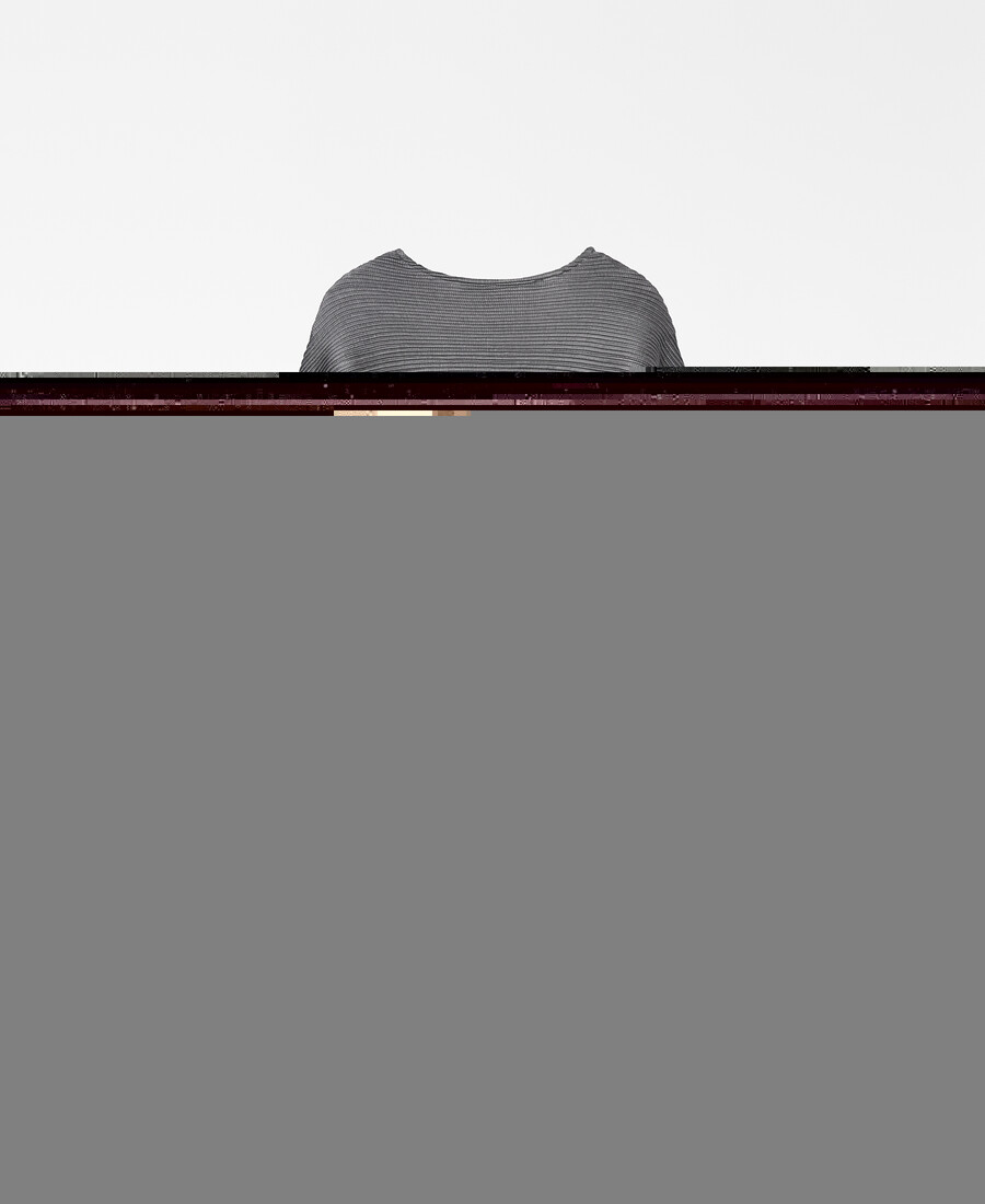 top arrugado con cuello en v para mujer