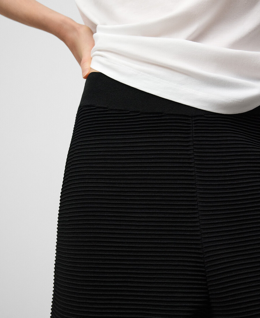 pantalón estructurado de corte barril para mujer