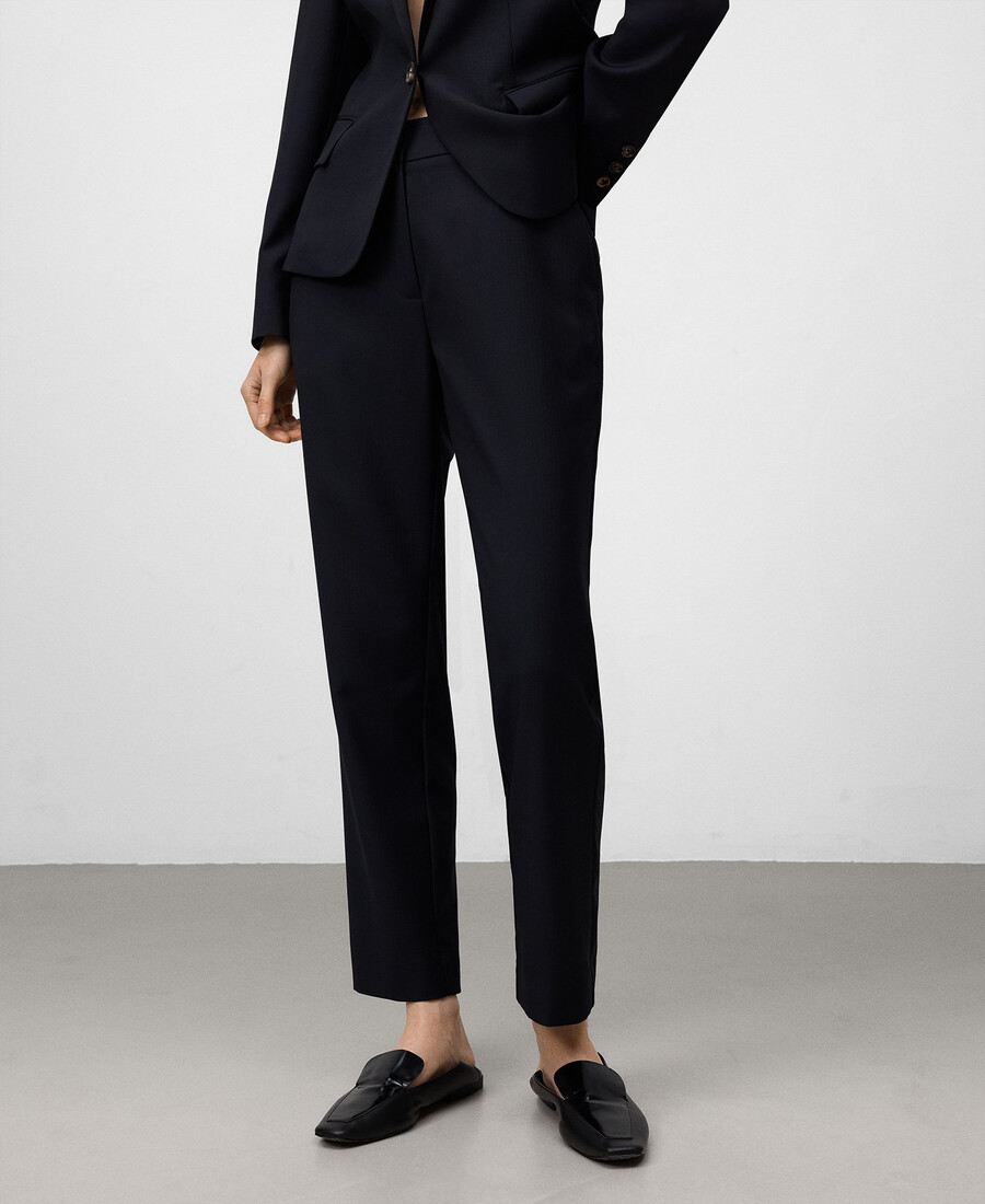 pantalón azul marino hasta el tobillo mujer