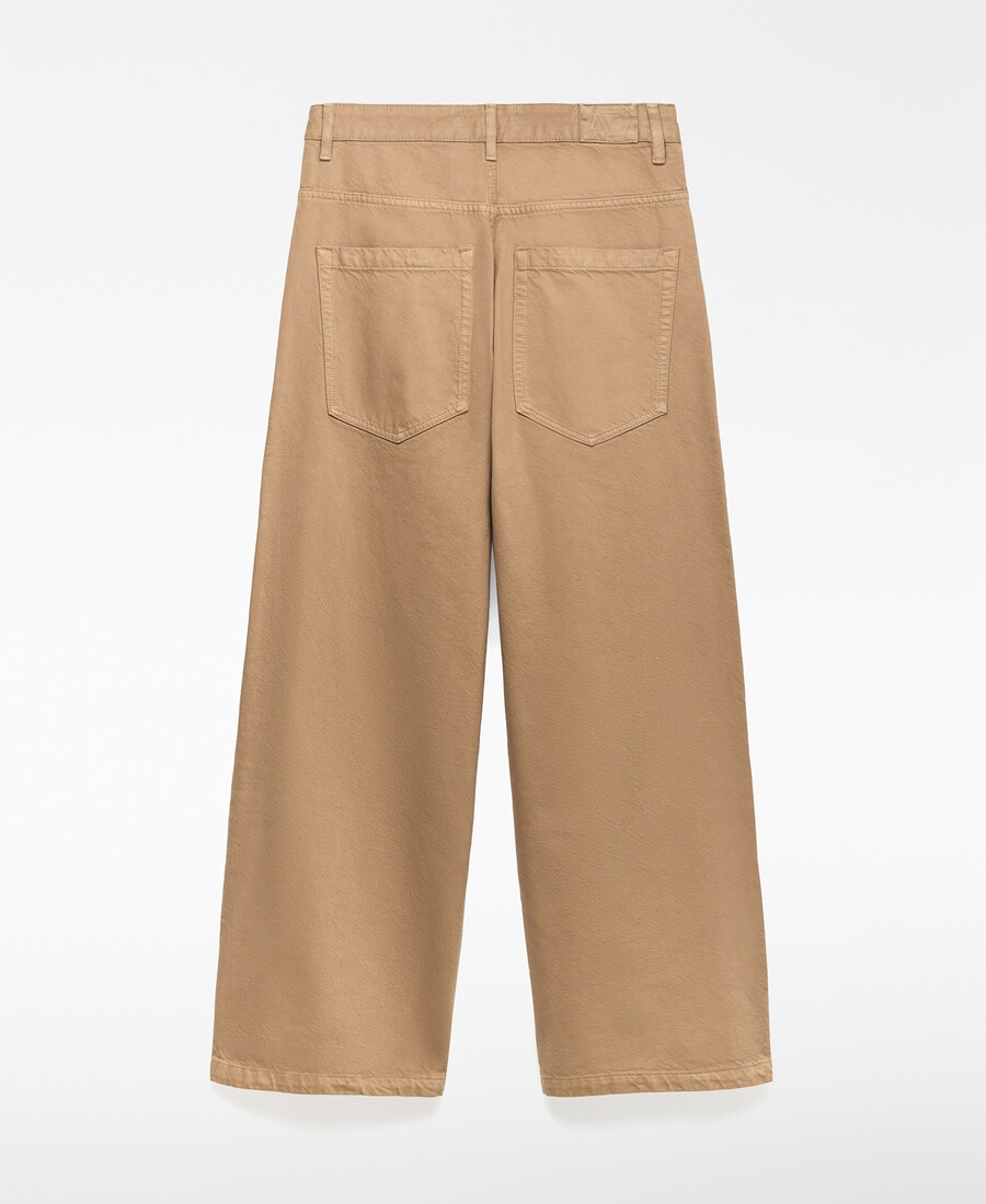 pantalones de mezclilla camel con corte barril para mujer